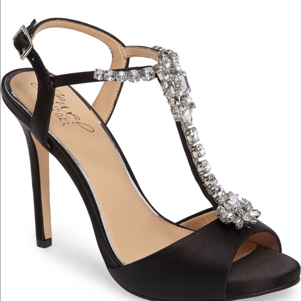 NWOT Jewel Badgley Mischka Leeane T-Strap Heel